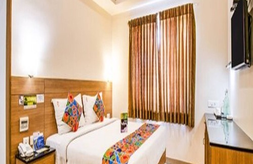 Gandhipuram Hotel | FabHotel Royal Castle Gandhipuram