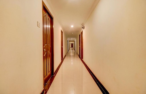 Central Chennai Hotel | FabHotel Royal Park Residency