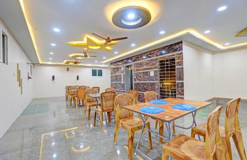 Tambaram Hotel | FabHotel Saravana Shelters Residency - Nr Tambaram Railway Station