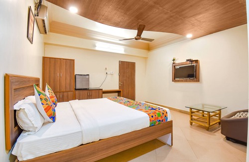 Bhosari Hotel | Fabhotel Shreeyash Residency