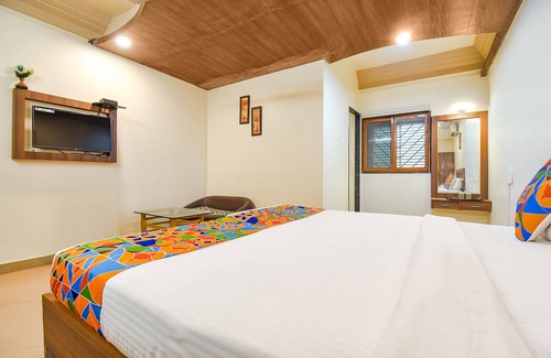 Bhosari Hotel | Fabhotel Shreeyash Residency