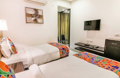 Hyderabad Hotel | Fabhotel Singh Suites
