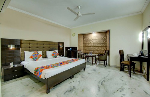 DLF City Hotel | Fabhotel Staywell