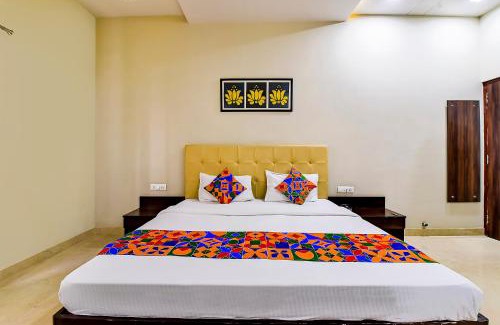 Vaishali Nagar Hotel | FabHotel The Castle Homestay