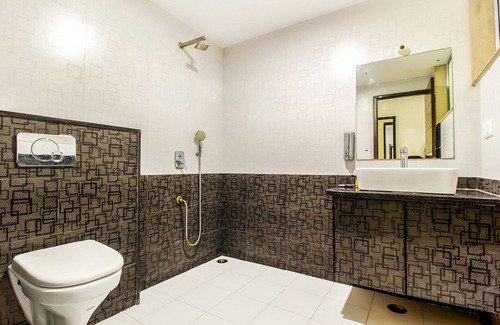 Jharsa Village Hotel | Fabhotel The Flora