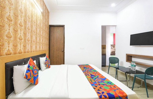 Jharsa Village Hotel | Fabhotel The Flora