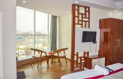 Noida Hotel | Fabhotel The Golf Inn