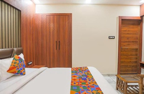 Allahabad Hotel | FabHotel The Treenity House