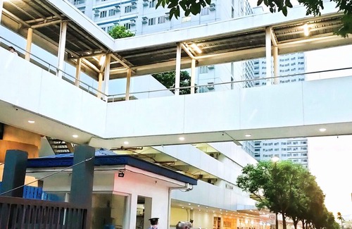 Santo Cristo Condominio | Fabulous 1BR Condo with Balcony WiFi Shopping District Quezon City