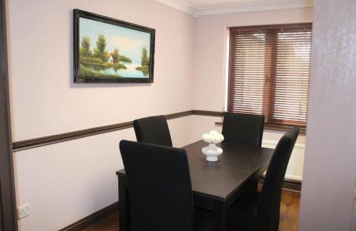 Chafford Hundred Casa | Fabulous 3 bed house