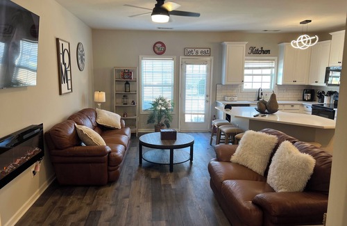 Braselton Casa | Fabulous 3-bedroom townhome with WiFi and AC in Braselton/ chateau elan area