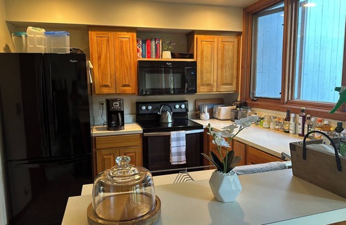 Londonderry Casa | Fabulous 3-bedroom townhome at the base of Magic Mountain in Londonderry, VT