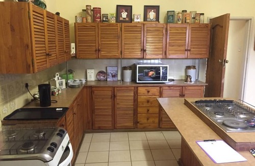 Hekpoort Otro | Fabulous 4-bedroom farmhouse in Hekpoort with stunning views
