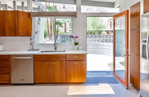 Vista Las Palmas Casa | Fabulous Alexander home in the best neighborhood w/ pool, spa & mountain views