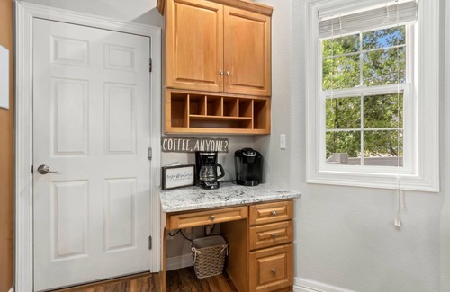 Windsor Casa | Fabulous Family-friendly Retreat by Windsor Lake!