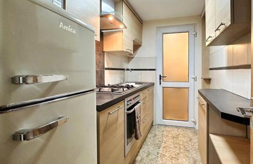 Rhondda Cynon Taff Apartamento | Fabulous Fiery Flat W Body Shower - Tylorstown