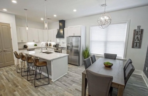 Dillard Casa | Fabulous Gated New Construction 3 bed 2 bath HOME only 4 miles from Downtown!