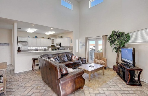 Sand Point Casa | Fabulosa casa en el maravilloso Sand Point Circle !!