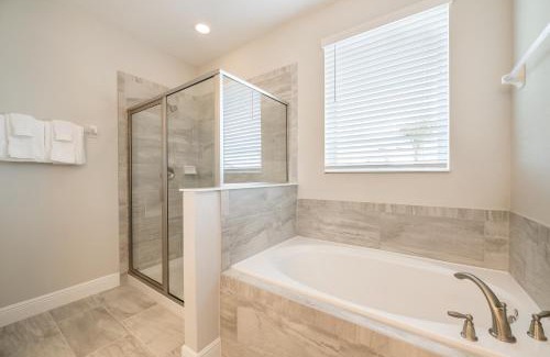 West Kissimmee Apartamento | Fabulous Home With Air Hockey, Media Room And Waterpark & Resort Access Near Disney At Encore Resorts Reunion - 290Fl