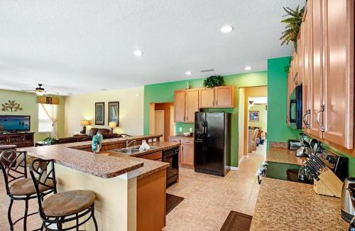 Watersong Casa | Fabulous Home with Relaxing South Facing Pool-417O