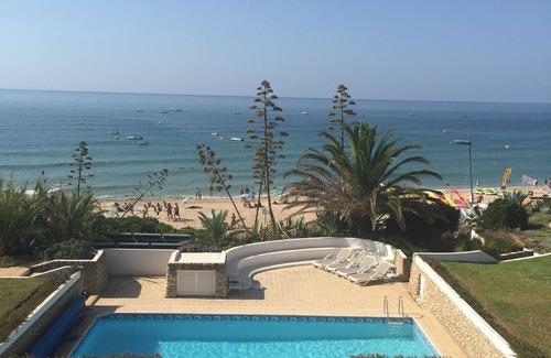Praia da Luz Villa | Fabulosa villa frente al mar con piscina climatizada, servicio de mucama, amplio jardín