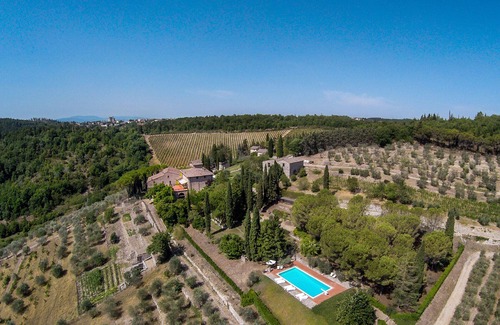 Castellina in Chianti Villa | FABULOSO 6BD - 6BA VILLA CON IMPRESIONANTE PISCINA Y VISTAS EN LA MEJOR UBICACIÓN DE CHIANTI!