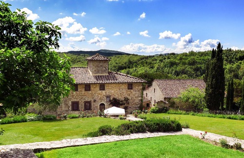 Castellina in Chianti Villa | FABULOSO 6BD - 6BA VILLA CON IMPRESIONANTE PISCINA Y VISTAS EN LA MEJOR UBICACIÓN DE CHIANTI!