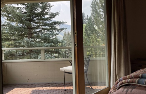 Warm Springs Casa | Fabulous location! Relax with River & Baldy views.