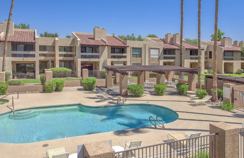 McCormick Ranch Condominio | Fabulous McCormick Ranch Condo overlooking the pool!