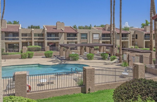 McCormick Ranch Condominio | Fabulous McCormick Ranch Condo overlooking the pool!