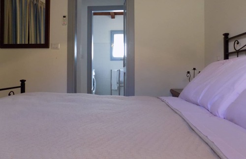 Montegabbione Casa | Fabulous one bedroom haven surrounded by vineyards, Wifi, A/C