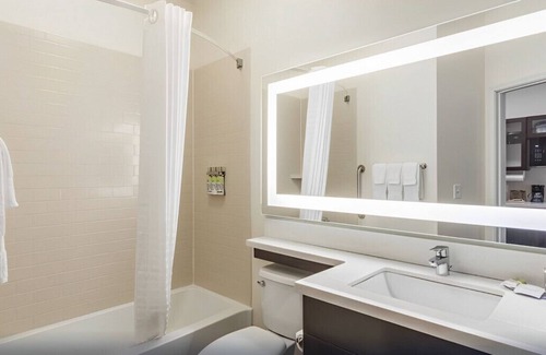 Davenport Casa | Fabulous Room w/ a Mix of Sophistication & Nicety