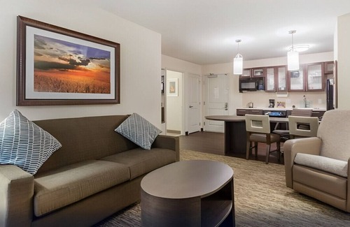 Davenport Casa | Fabulous Room w/ a Mix of Sophistication & Nicety