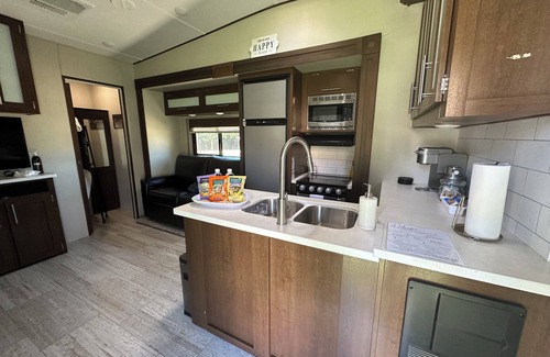 Exeter Casa | Fabulous RV with full amenities in Exeter!