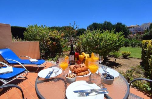 Montechoro Apartamento | Fabulous Sunny Pool&Garden Condo by BeCherish