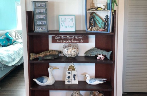 Matagorda Casa | RECIENTEMENTE REMODELADO: Mermaid Hideaway Rentals, Matagorda, Texas. Capacidad para 6 personas.