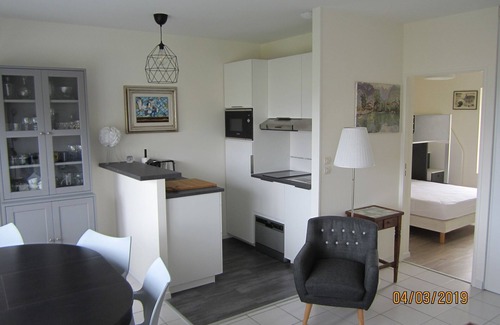Penvenan Apartamento | Facing Port Blanc beach, beautiful apartment with garden