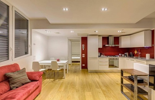 San Siro Apartamento | Facing San Siro Stadium 4 beds 300meters from the metro with garage