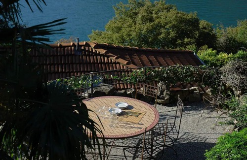 Torno Villa | Facing the shores of Lake Como in the heart of Torno
