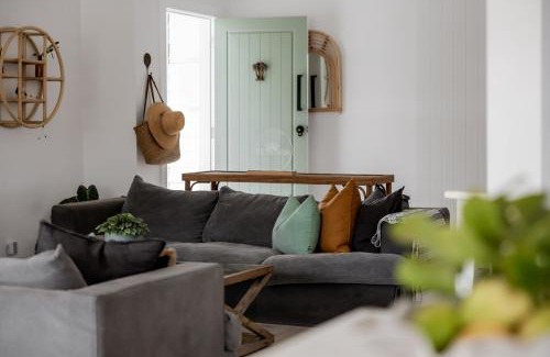 Rye Casa | Facing the Sun 5 min walk to beach & sleeps 8