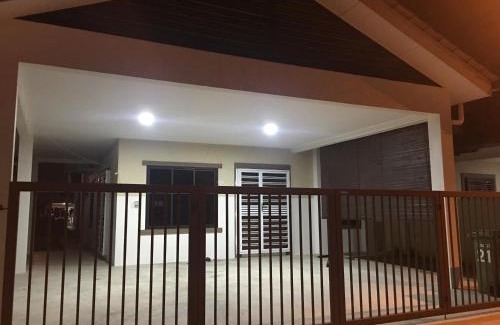 Kuching Casa | Fadi's Guesthouse at Bandar Baru Samariang