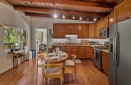 Hacienda Cabina | Faeya Grove - Charming Family Getaway! Remodeled, short drive to Russian River.
