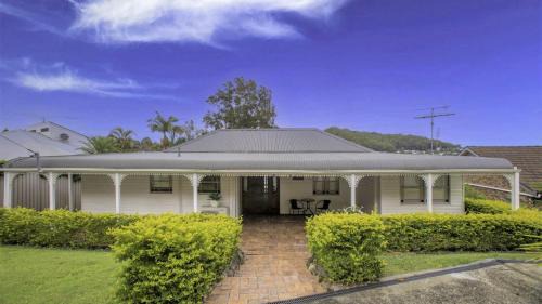 Daleys Point Casa | 'Fair View On Daleys' by Accom Holidays