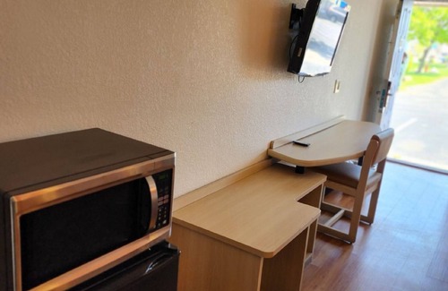 London Hotel | FairBridge Inn Express London