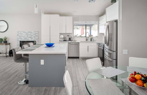 Alta Mesa Community Association Casa | Fairbrook: Chic Design, Saltwater Pool w/ Hot Tub