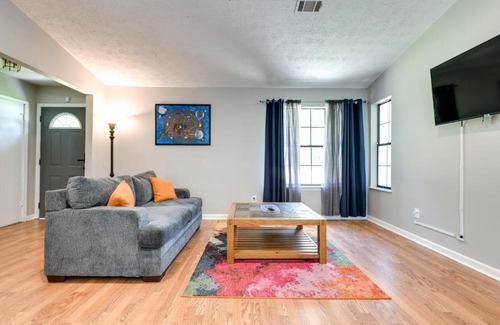 Fairburn Casa | Fairburn Home with 2 Decks, Grill and Outdoor Dining!