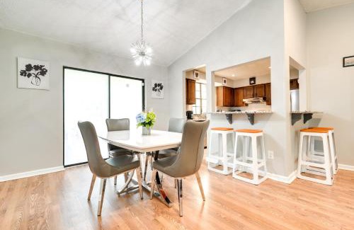Fairburn Casa | Fairburn Home with 2 Decks, Grill and Outdoor Dining!