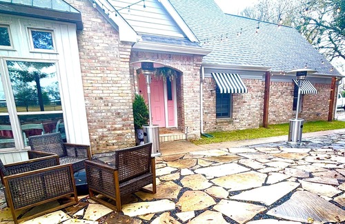 Waxahachie Casa | Faire La Fête Manor ~ Waxahachie Estate Home ~ Event Grounds ~ Close to DFW