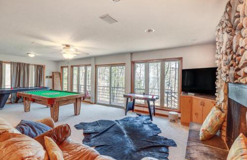 Fairfield Bay Casa | Fairfield Bay Retreat with Fireplaces and Lake Access