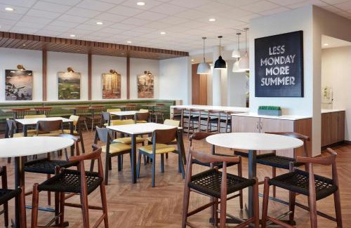 Alpharetta Hotel | Fairfield by Marriott Inn & Suites Alpharetta Avalon Area